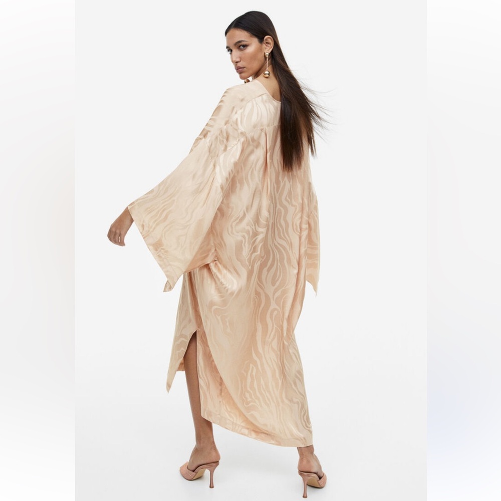 H&M OVERSIZED KAFTAN DRESS